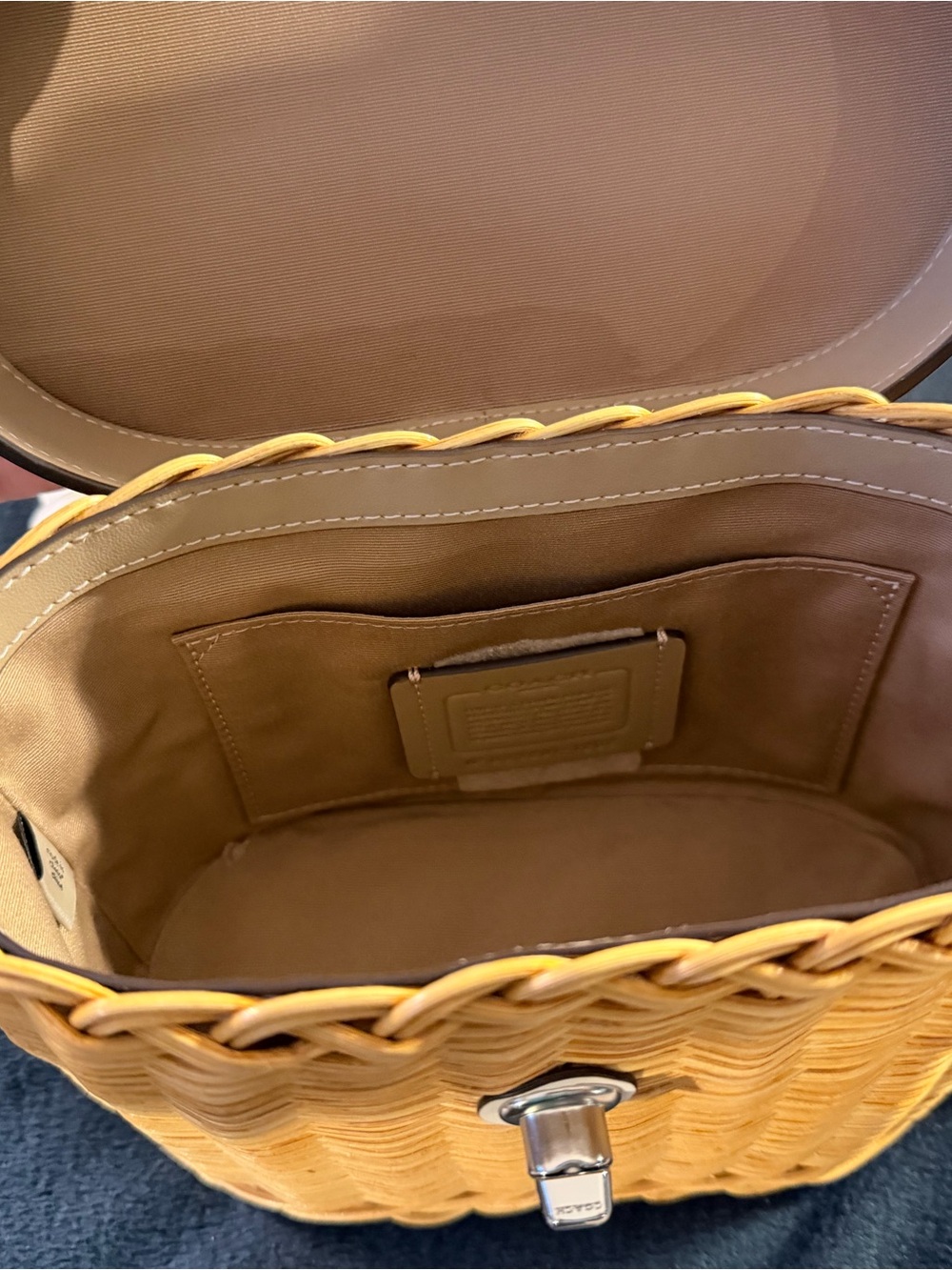 Authentic Coach Wicker Top Handle Crossbody Bag|Ivory Leather| - Picture 4 of 6
